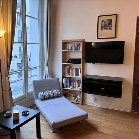 Appartement Typique Parisien Au Coeur Du Marais Exterior foto